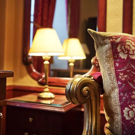 Hotel De Vendome-3