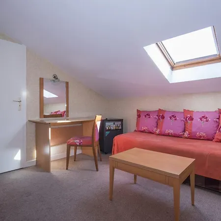 Hotel Le Jura-3