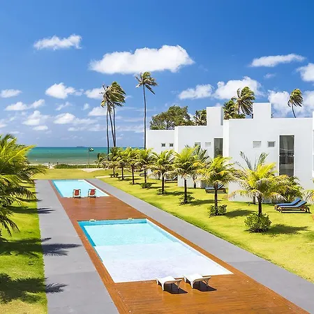 B Blue Beachouses-2