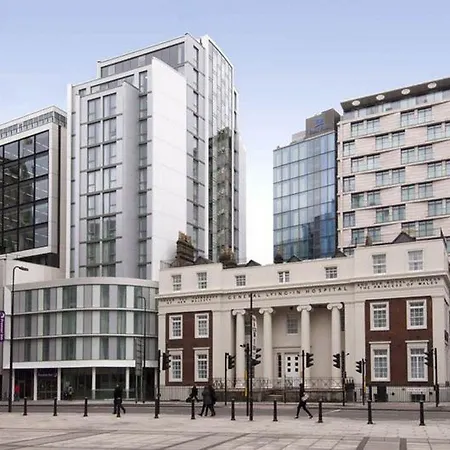 Premier Inn London Waterloo-3