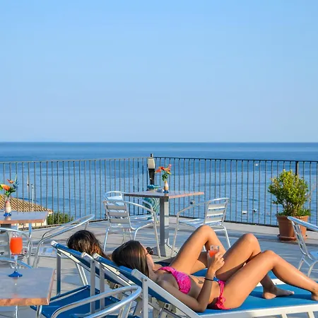 Riviera B&B Rooms & Apartment Sea-View-2