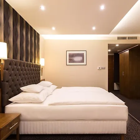 Szonyi Garden Hotel Pest-3