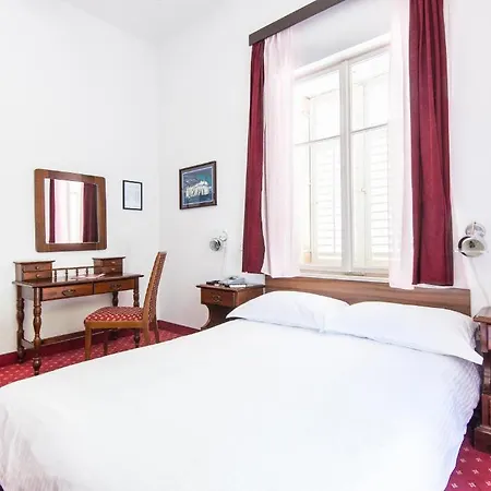 Hotel Sumratin-2