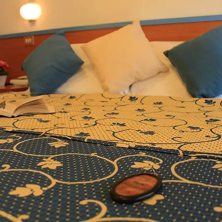 Hotel Paradise-3