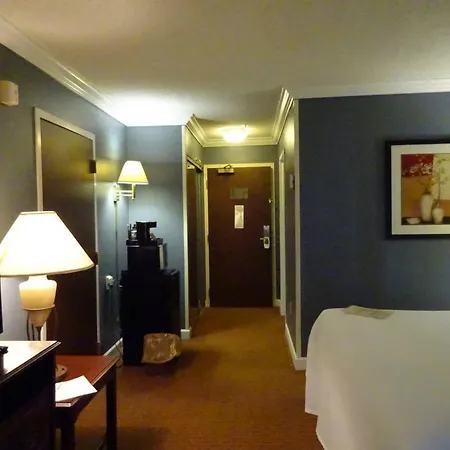 Richmond Suites Hotel-2