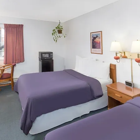 Redwood Inn-3