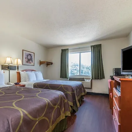 Super 8 By Wyndham Denton-3