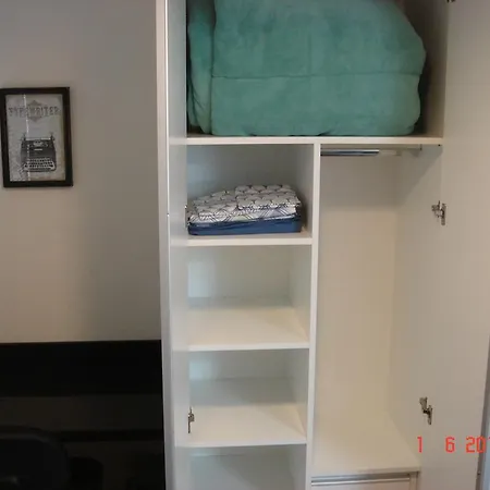 Wall Street Flat Service-3