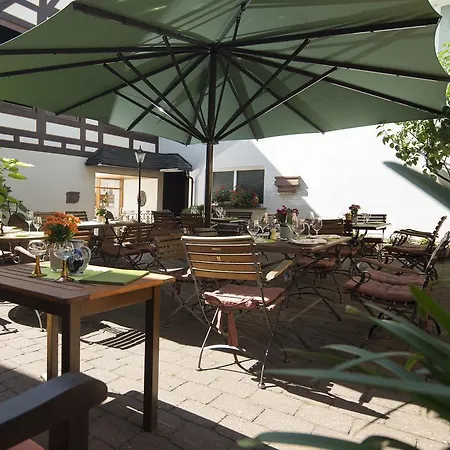 Hotel und Weinhaus Zum Krug-2