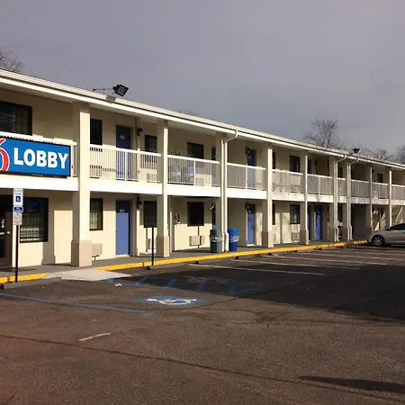 Motel 6 New Brunswick-3