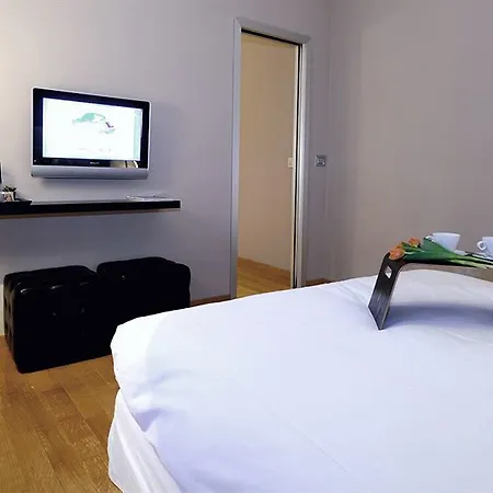 Quarto Piano Rooms-2