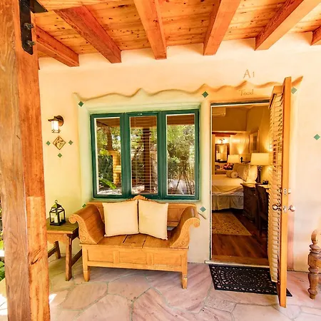 The Emerald Iguana Inn-2
