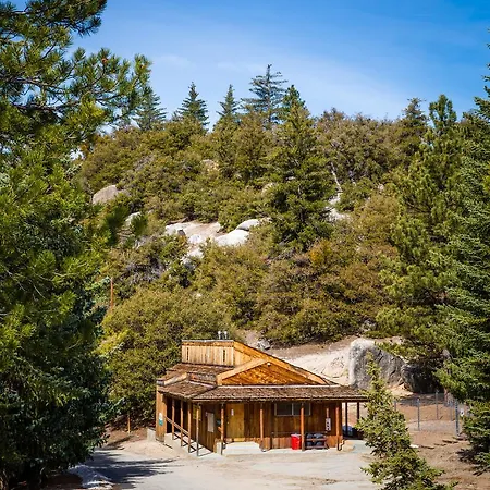 Idyllwild Camping Resort Cabin-2
