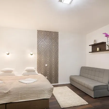 Paulay Downtown Apartments-3
