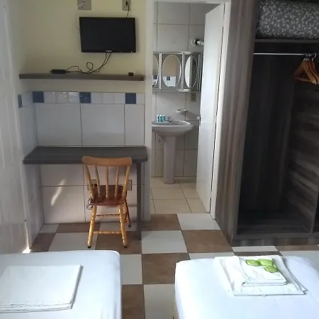 Ville House Hotel Canoas-2