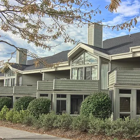 Pointes North Inn-3