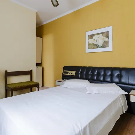 Hotel Acacia-2