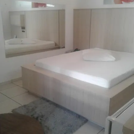 Prime Motel-3