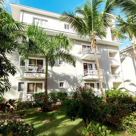 Tropicana Suites Deluxe Beach Club & Pool-3