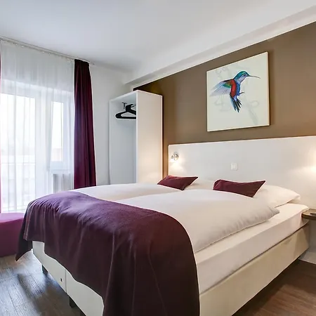Hotel West-3
