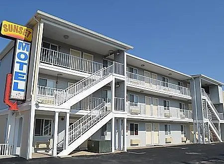 Sunset Motel-3