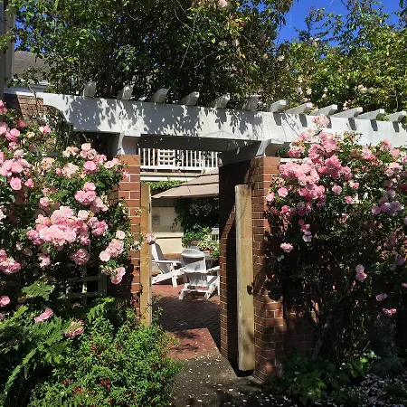 The Courtyard-2