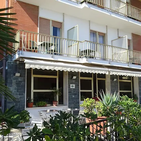 Hotel Ambassador-2