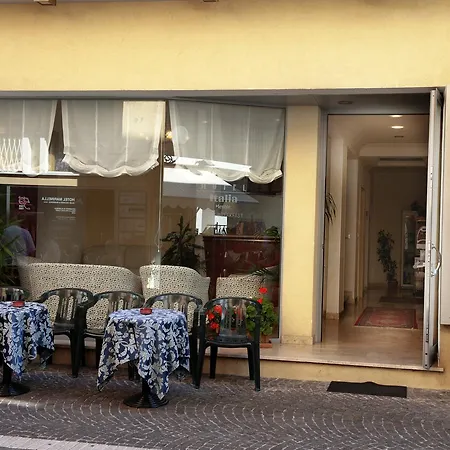B&B Italia-2