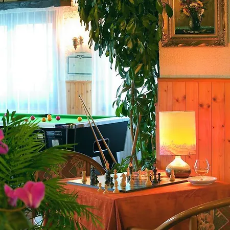 La Petite Chaumiere-3