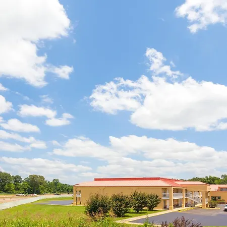 Super 8 By Wyndham Madison/Ridgeland Area-2
