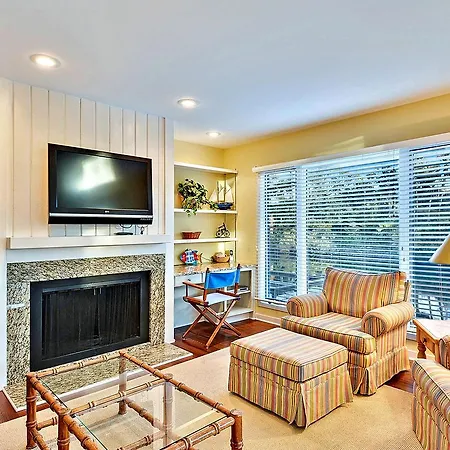 4585 Parkside Villa-2