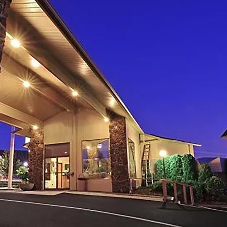 Red Lion Inn & Suites Grants Pass-2