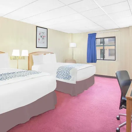 Days Inn By Wyndham Emporia-3
