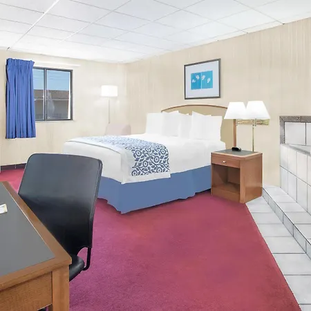 Days Inn By Wyndham Emporia-2