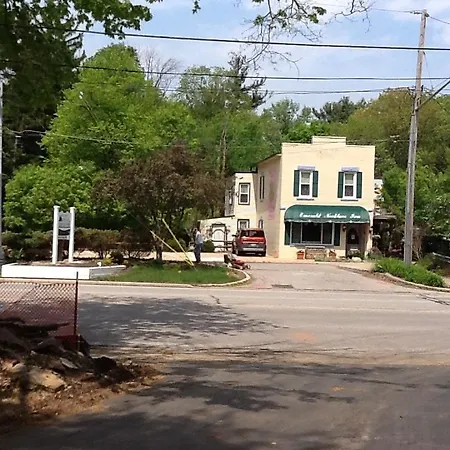 Emerald Necklace Inn Bed And Breakfast-2