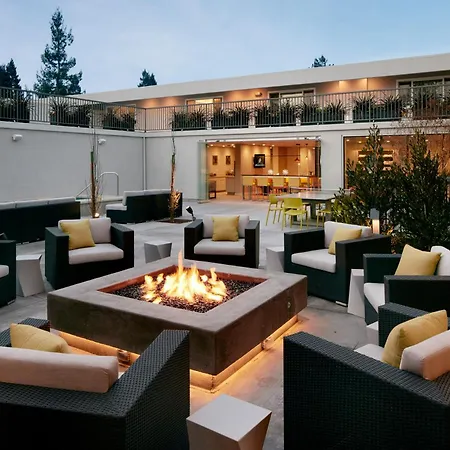 Hotel Lucent-2