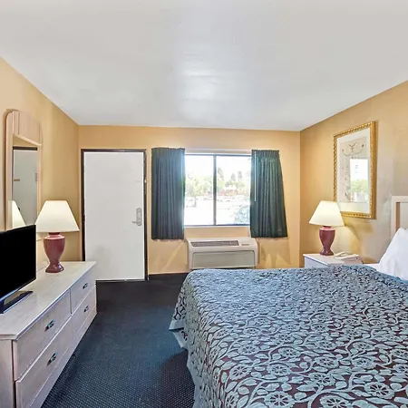 Days Inn By Wyndham Whittier Los Angeles-2