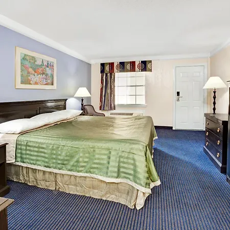 Travelodge By Wyndham North Richland Hills/Dallas/Ft Worth-2