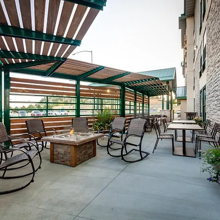 Boothill Inn And Suites-3