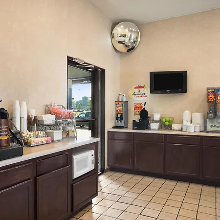 Super 8 By Wyndham Carbondale-3