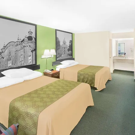 Super 8 By Wyndham Mobile-3