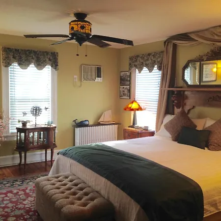 The Stirling House Waterfront Inn Greenport-2