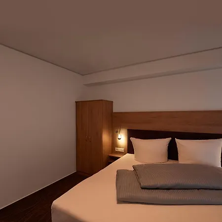 Hotel New In-3