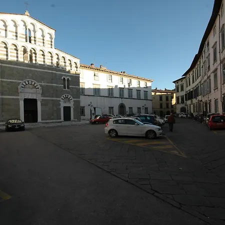 Dimora Dei Guelfi Luxury Rooms-3