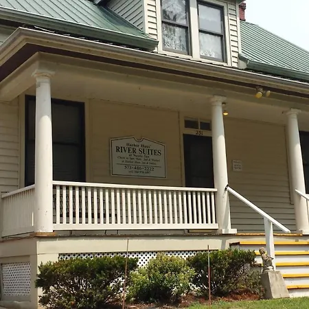 Harbor Haus Inn & Suites-3
