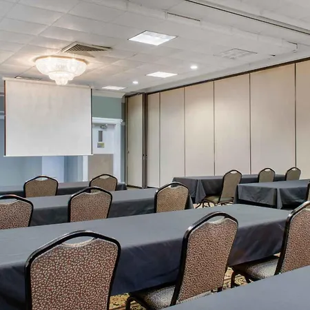 Ramada By Wyndham Shreveport Airport-3