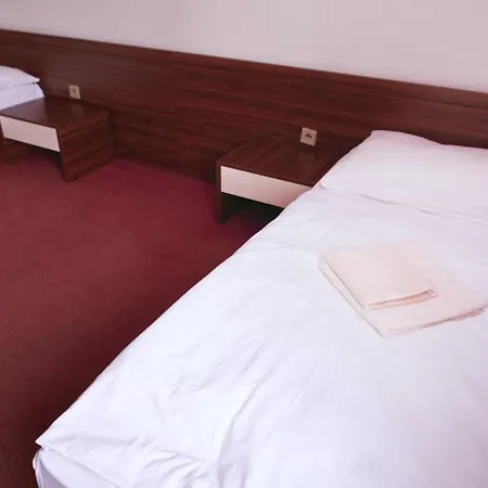 Hotel Echo-2