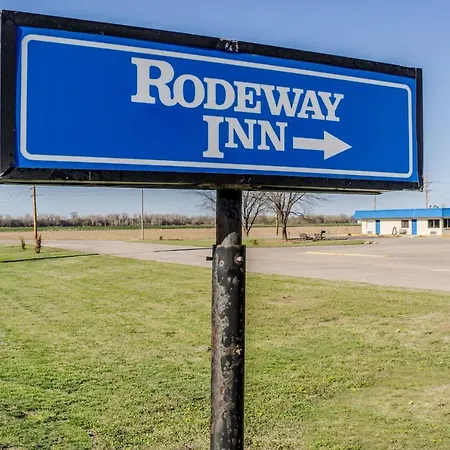 Rodeway Inn Concordia-3
