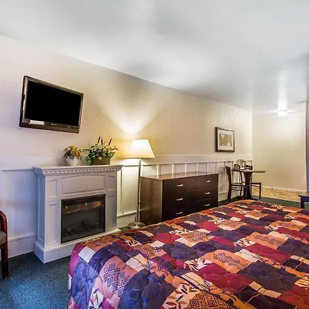 Rodeway Inn & Suites Nags Head-3