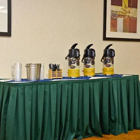 Quality Inn & Conference Center Akron-3